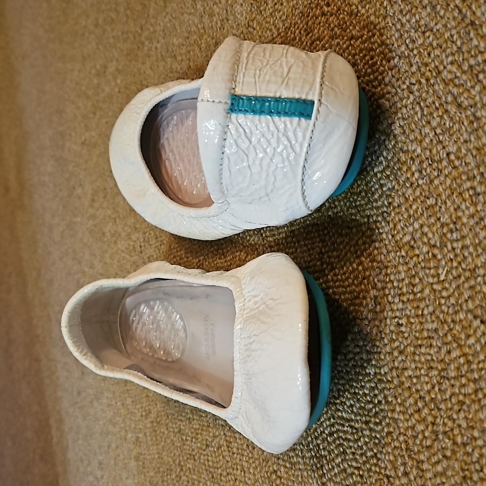Patent Leather White Tieks